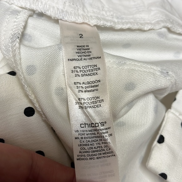 Chico’s Perfect Stretch Girlfriend Slim Leg Capri Pants - Picture 7 of 7